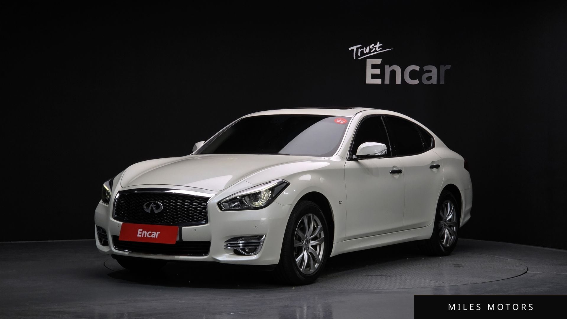 Infiniti Q70 2019