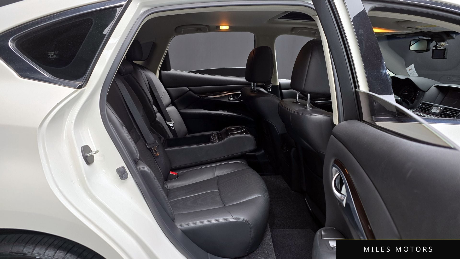 Infiniti Q70 2019 — миниатюра 12