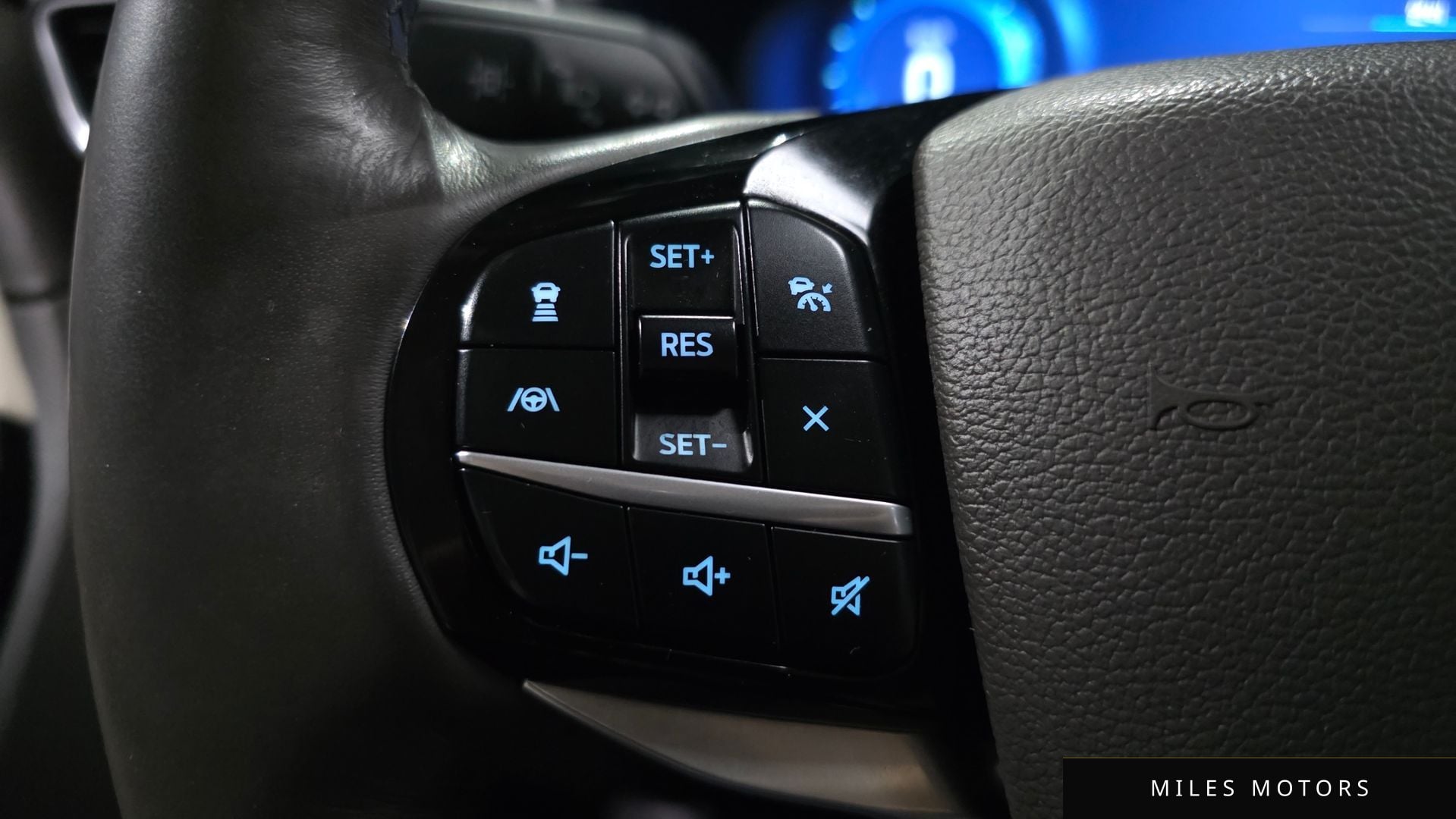 Ford Explorer 2022 — миниатюра 17