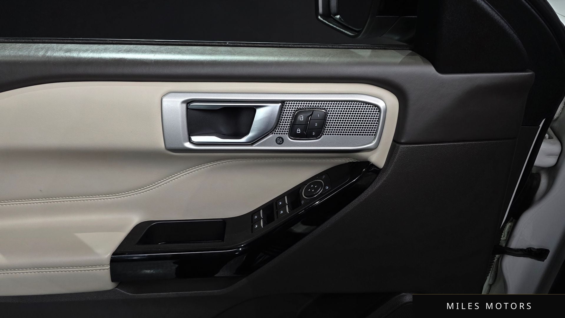 Ford Explorer 2022 — миниатюра 18