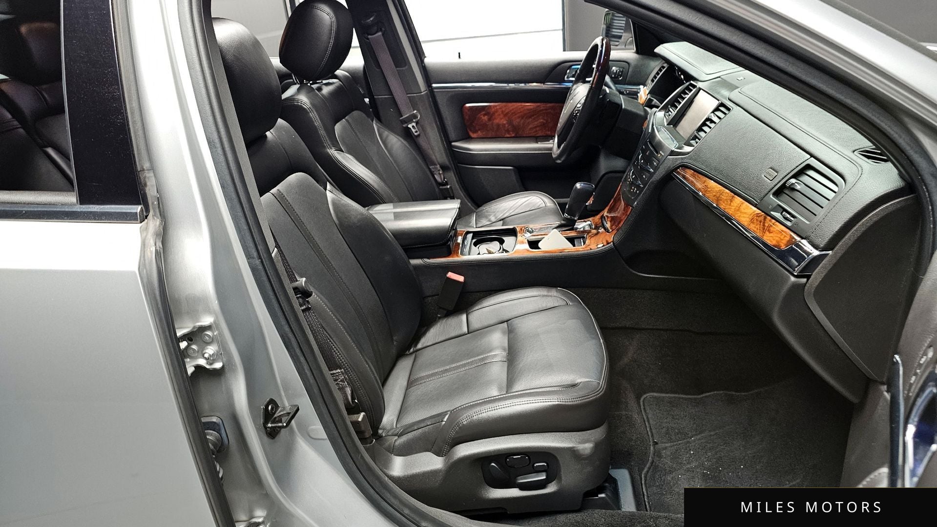 Lincoln MKS 2013 — миниатюра 10