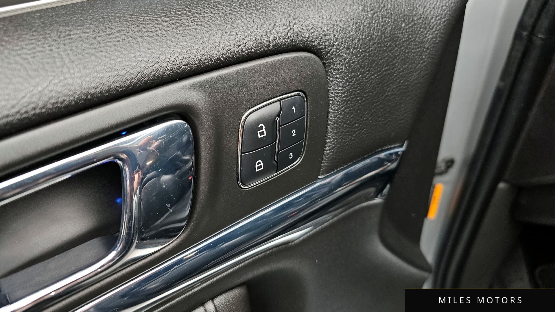 Lincoln MKS 2013 — миниатюра 17