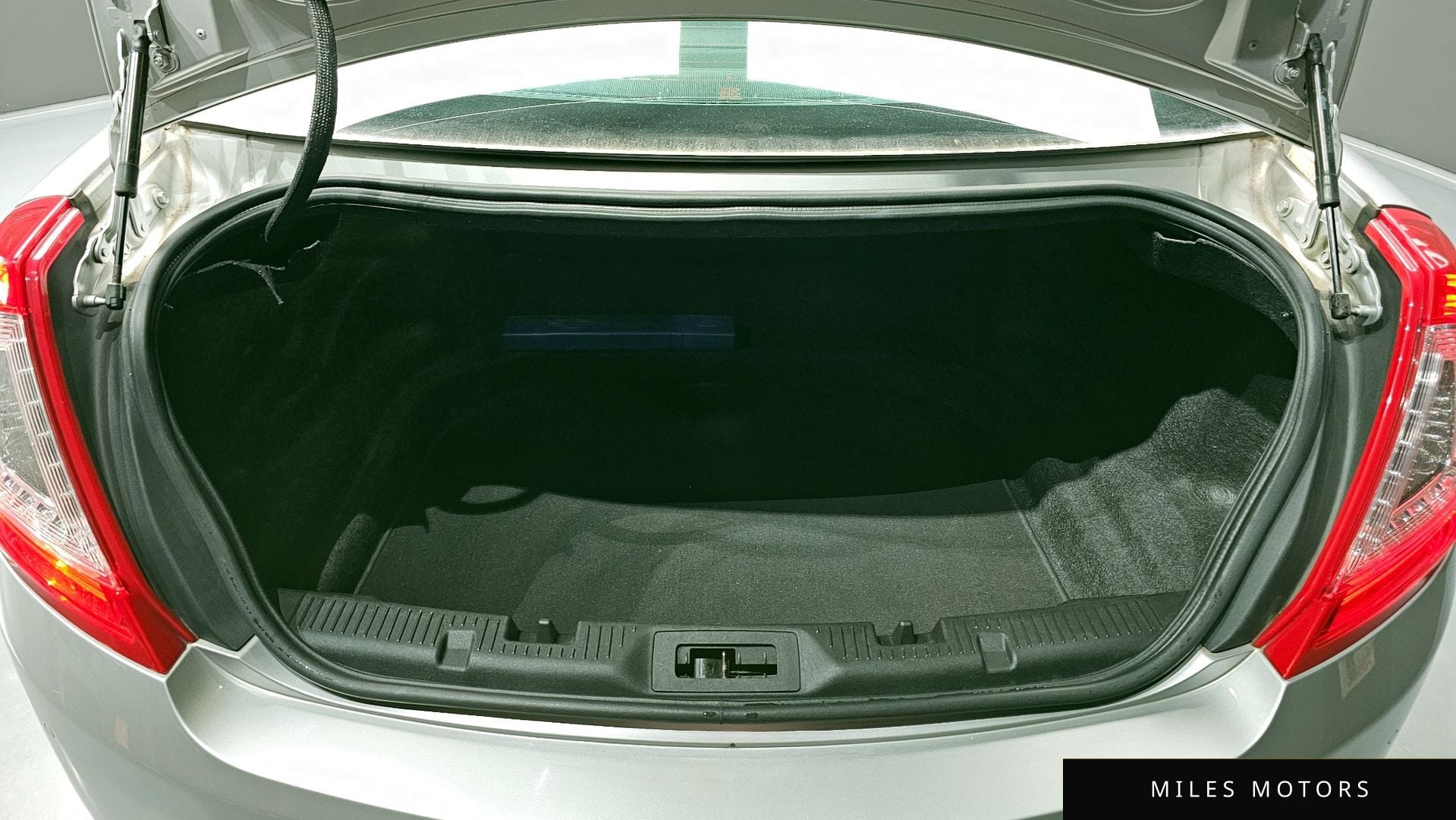 Lincoln MKS 2013 — миниатюра 20