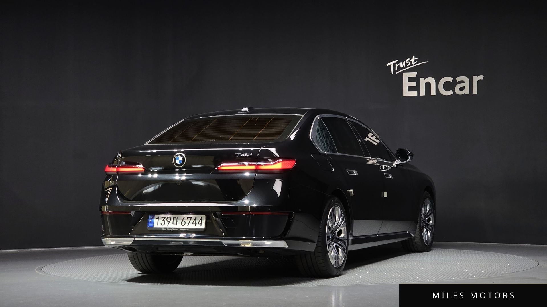 BMW 7 Series (G70) 2023 — миниатюра 2