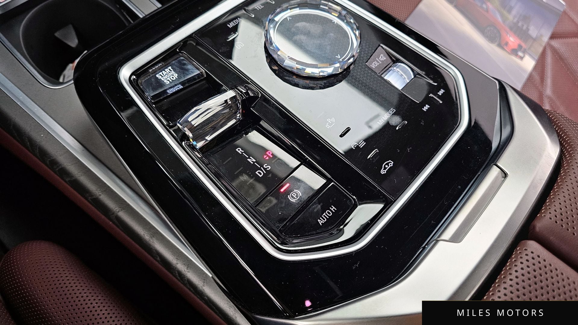 BMW 7 Series (G70) 2023 — миниатюра 9