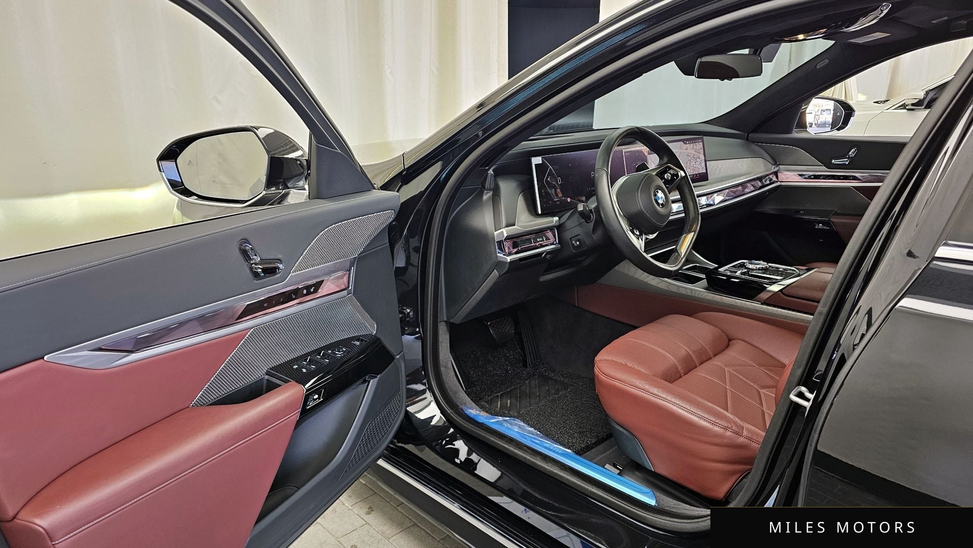 BMW 7 Series (G70) 2023 — миниатюра 10