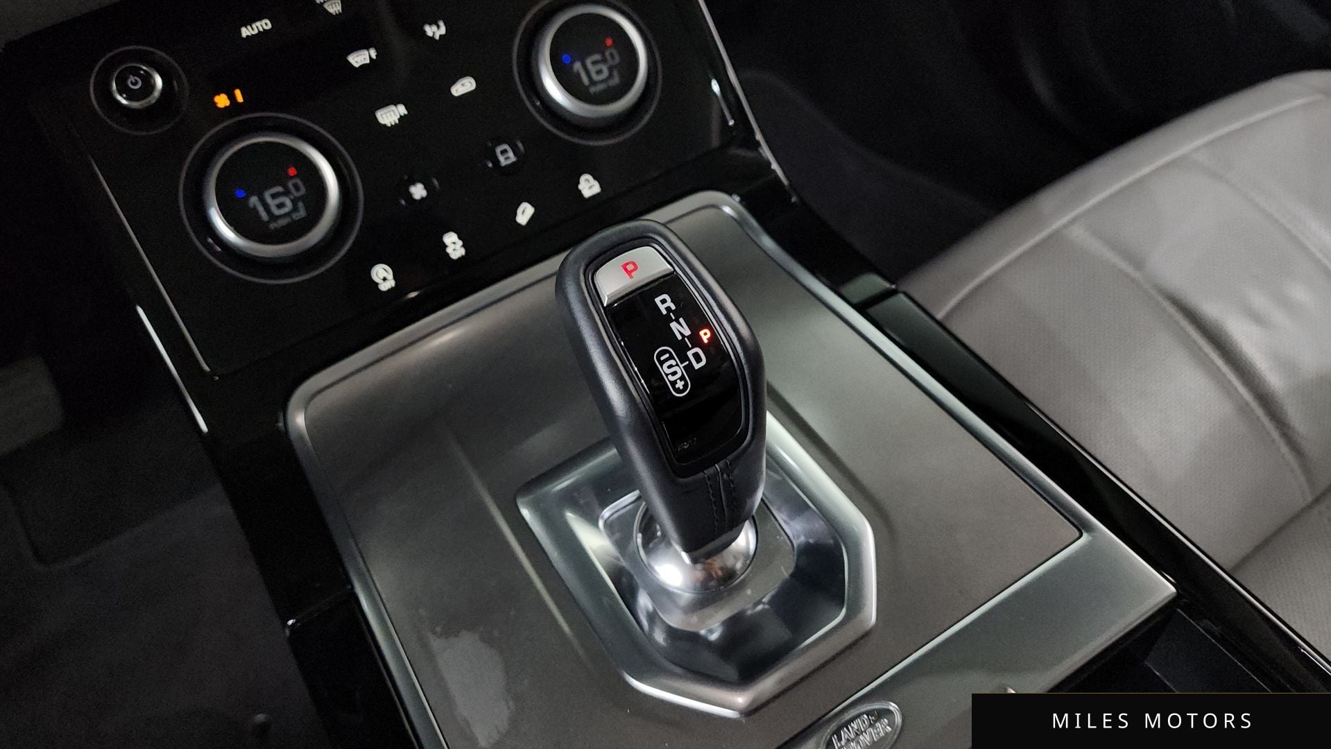 Land Rover Range Rover Evoque 2023 — миниатюра 9