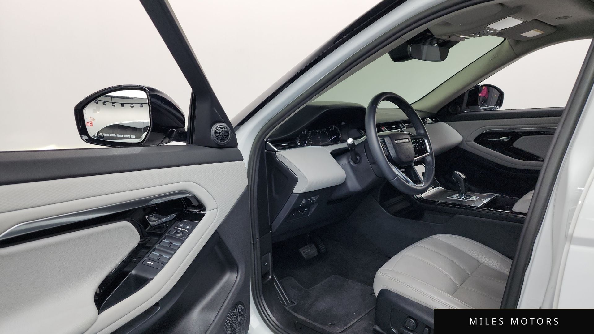 Land Rover Range Rover Evoque 2023 — миниатюра 10