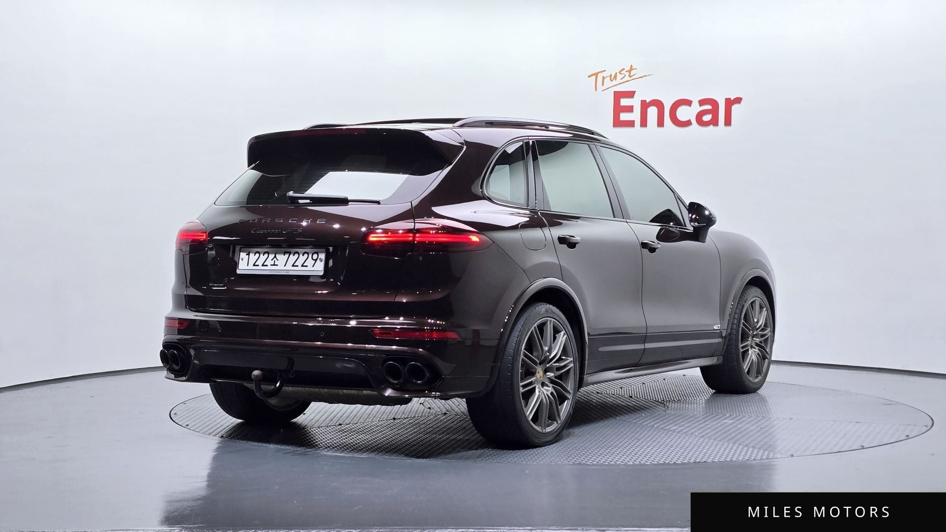 Porsche Cayenne 2016 — миниатюра 2