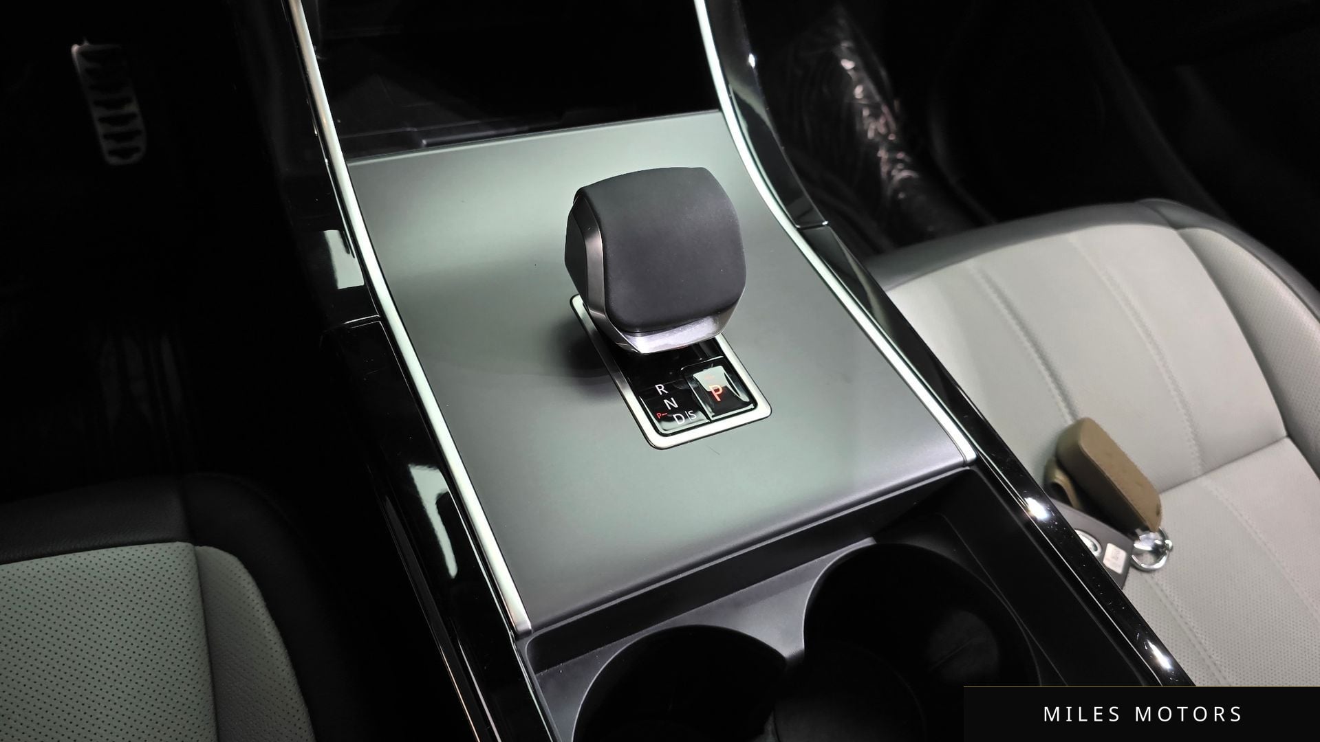 Land Rover 레인지로버 이보크 2024 — миниатюра 8