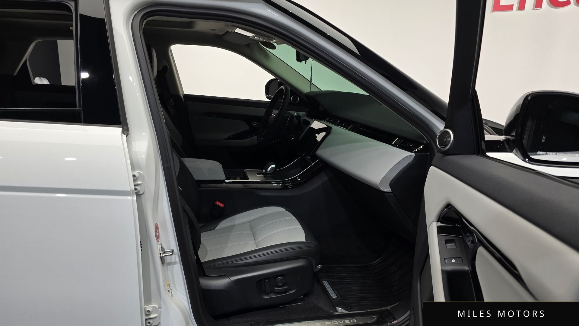 Land Rover 레인지로버 이보크 2024 — миниатюра 11