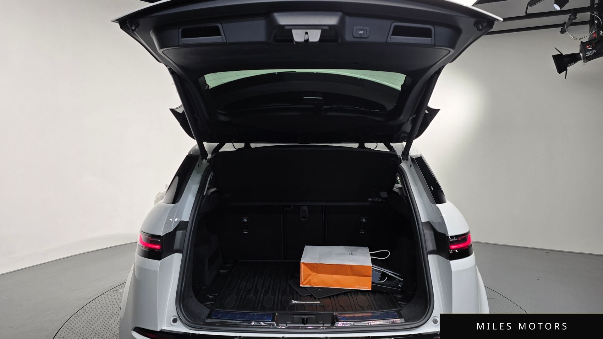 Land Rover 레인지로버 이보크 2024 — миниатюра 20