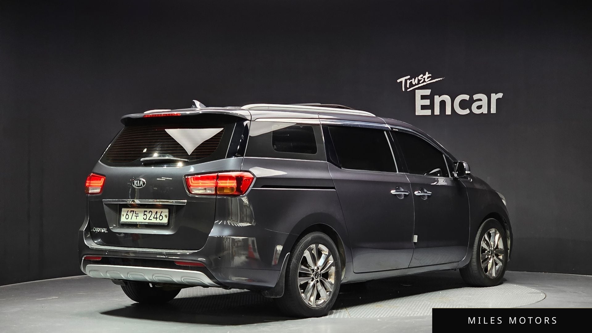 Kia Canival 2015 — миниатюра 2