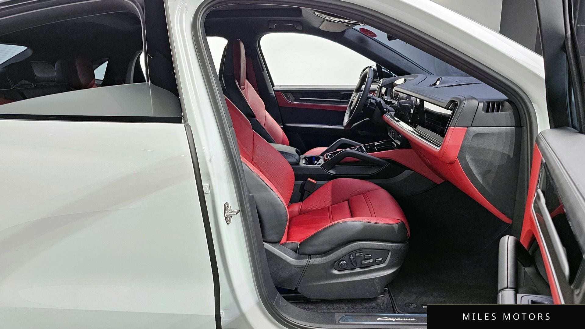 Porsche 카이엔 (PO536) 2025 — миниатюра 10