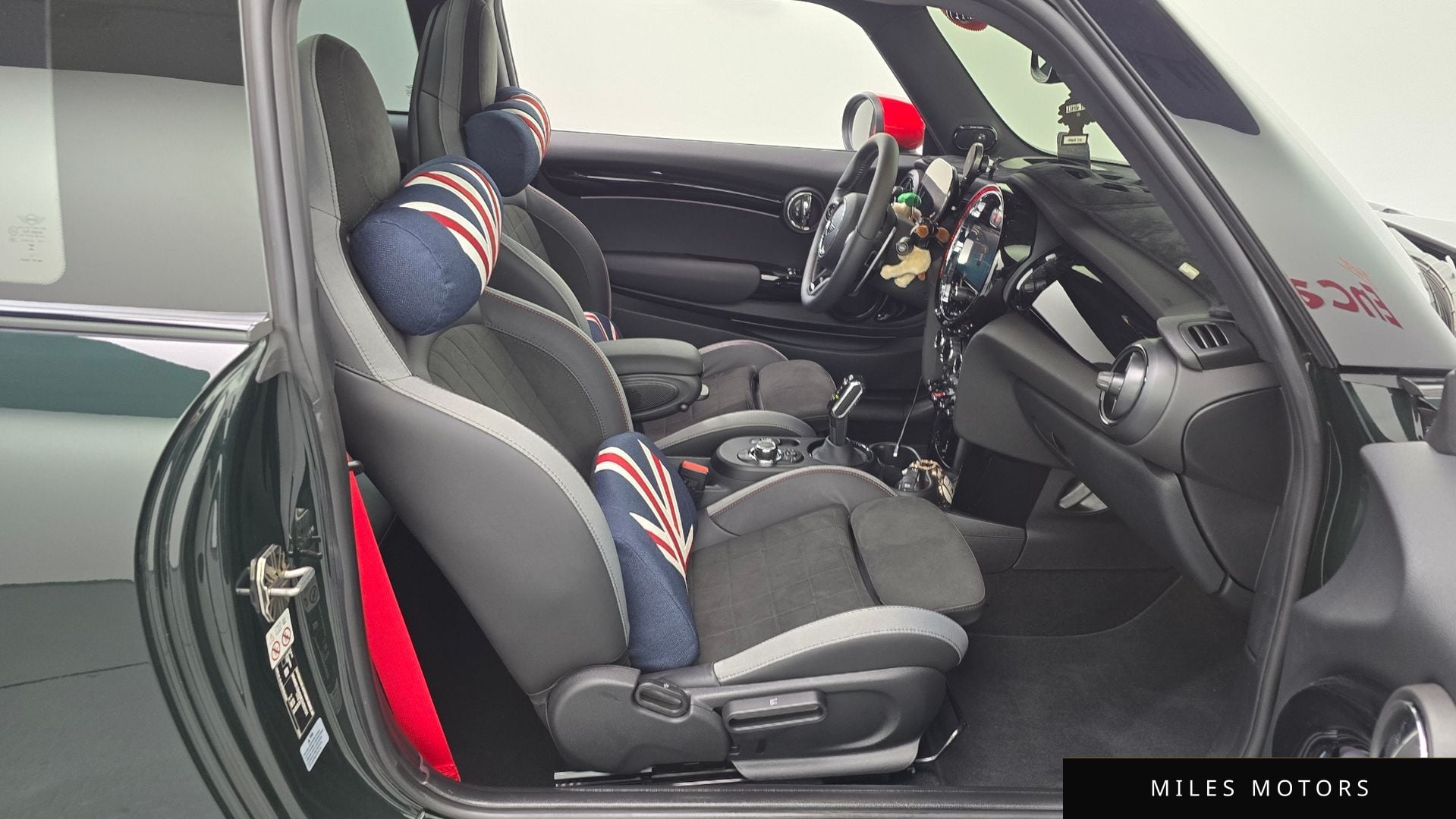 MINI Cooper S 2024 — миниатюра 11