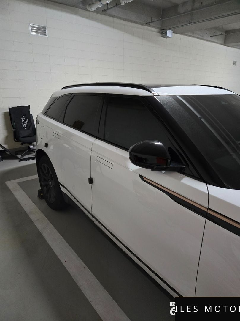 Land Rover Range Rover Velar 2023 — миниатюра 9