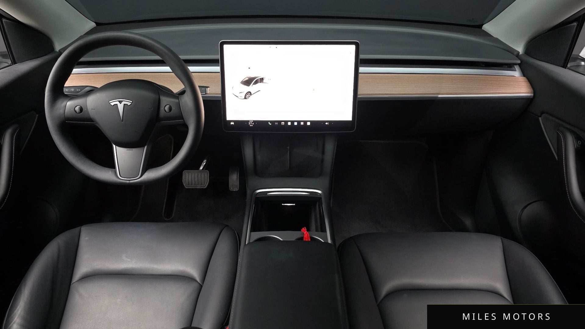 Tesla Model Y 2022 — миниатюра 7