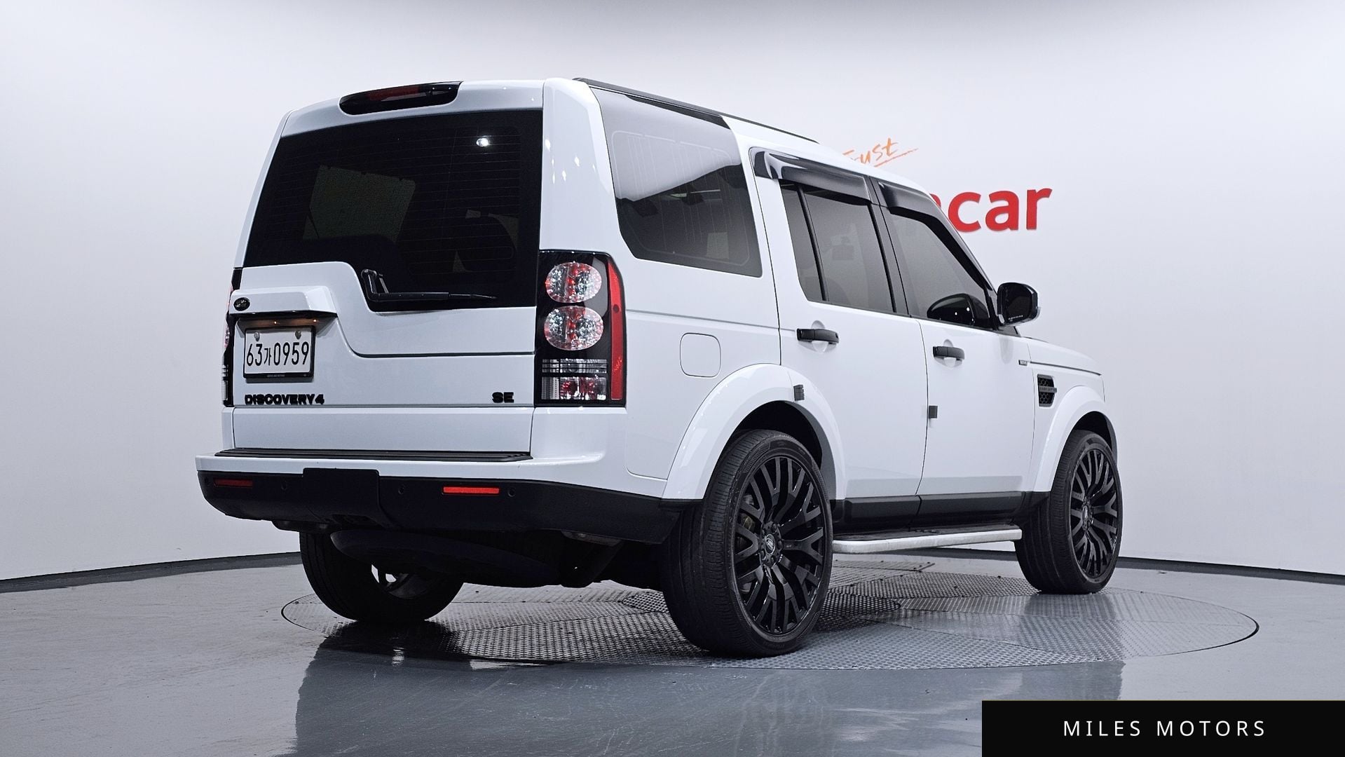Land Rover Discovery 2016 — миниатюра 2