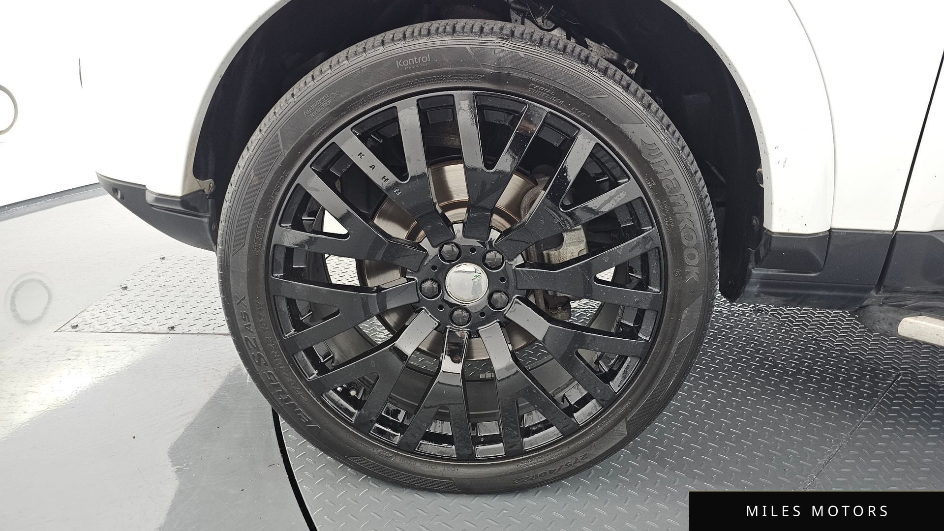 Land Rover Discovery 2016 — миниатюра 5