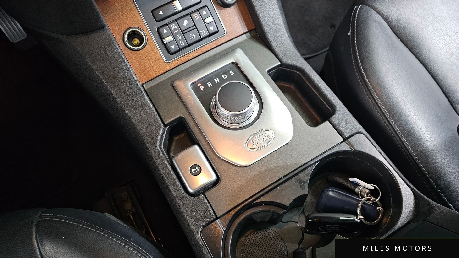 Land Rover Discovery 2016 — миниатюра 9
