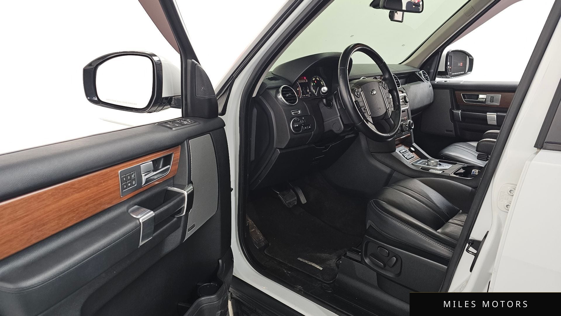 Land Rover Discovery 2016 — миниатюра 10