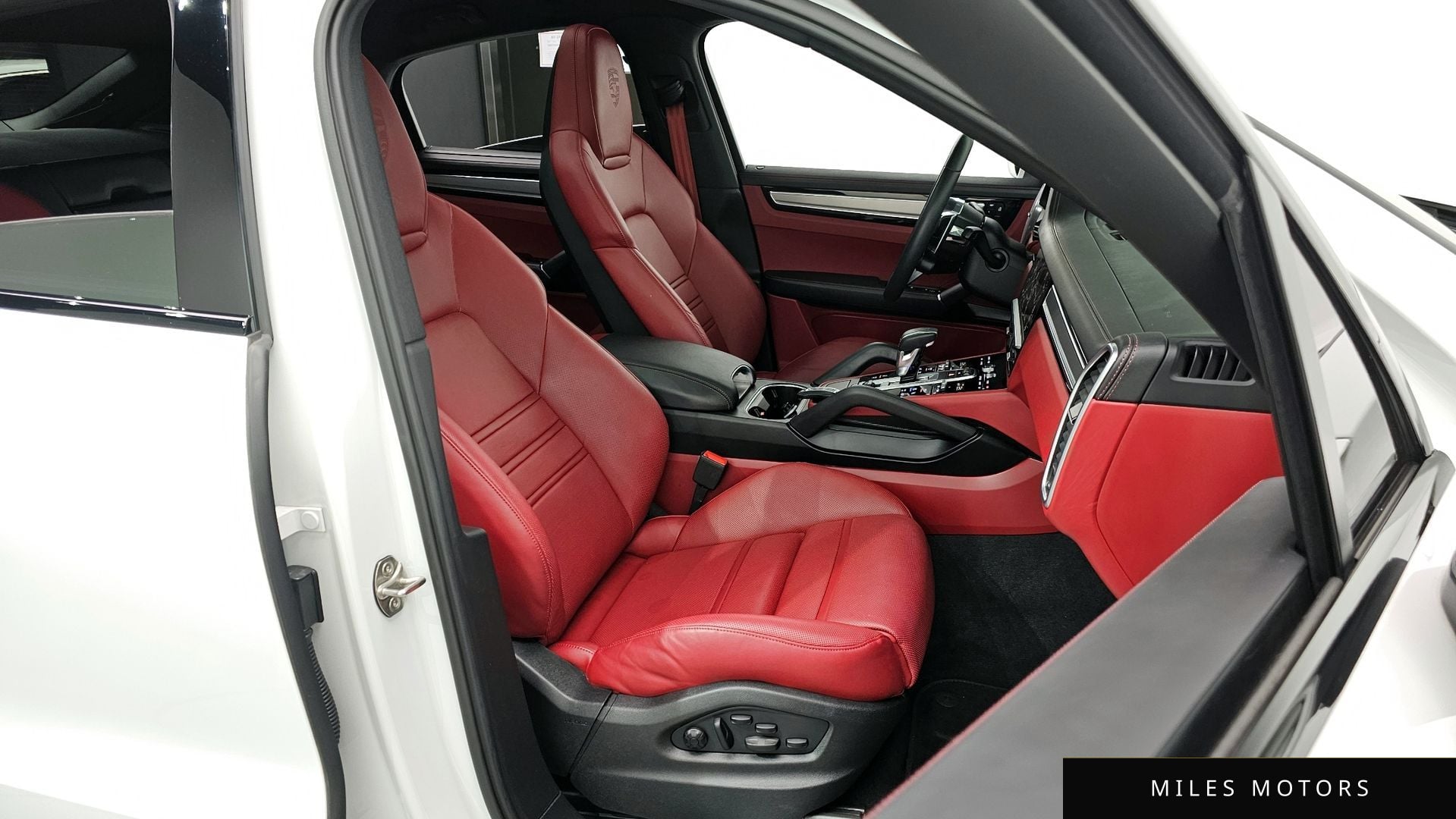 Porsche 카이엔 (PO536) 2023 — миниатюра 10