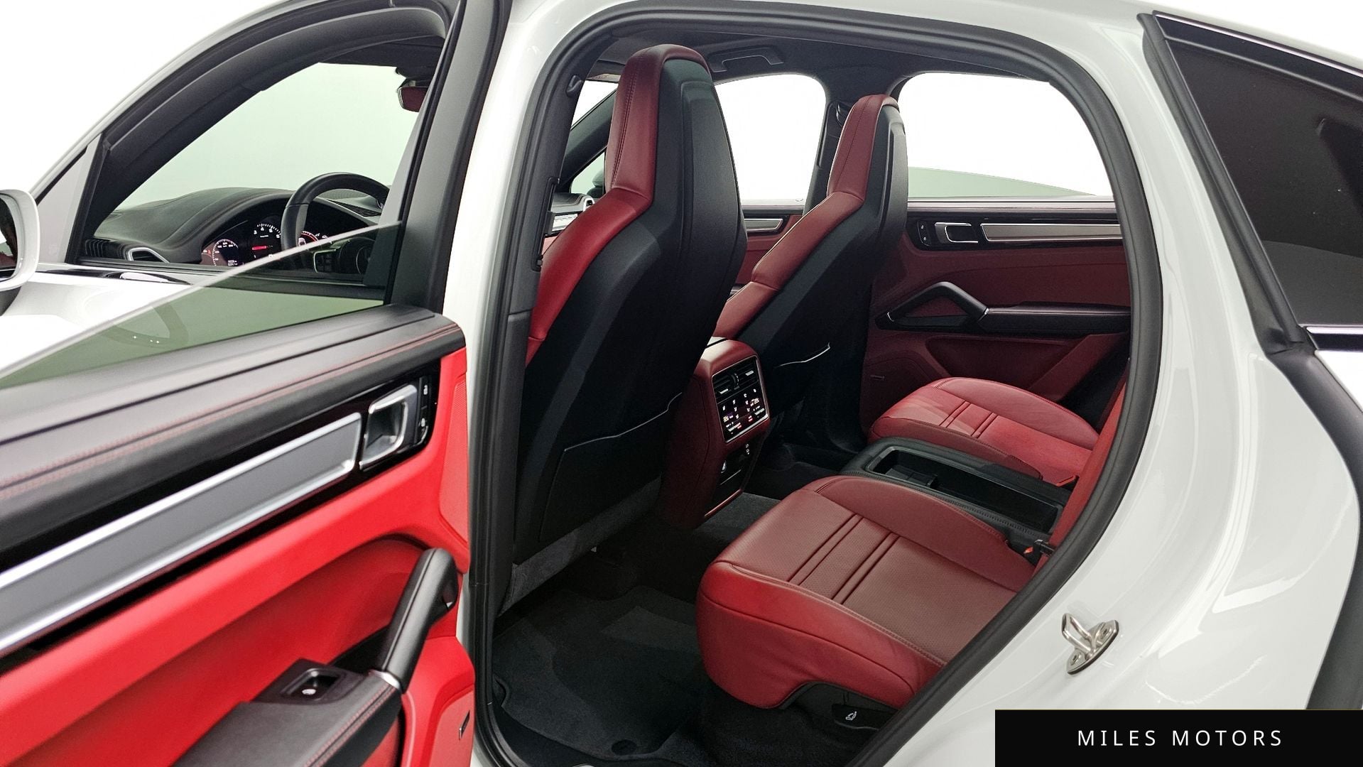 Porsche 카이엔 (PO536) 2023 — миниатюра 12