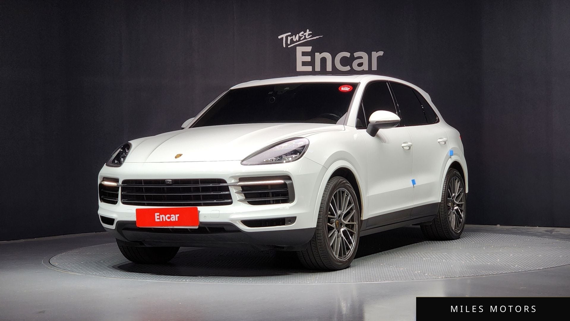 Porsche Cayenne 2020 — фото 1 из 12