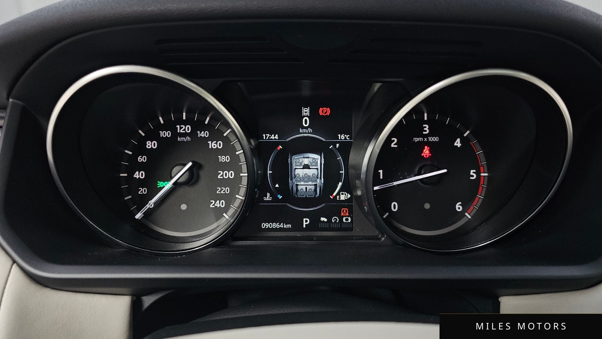 Land Rover Discovery 2017 — миниатюра 8
