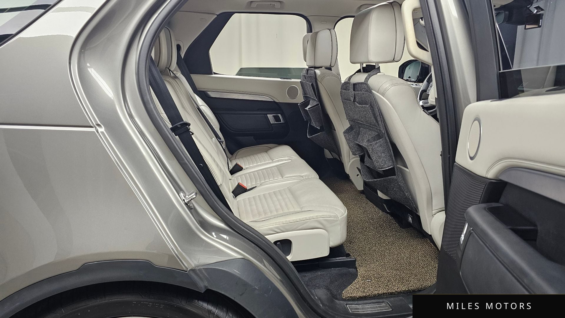 Land Rover Discovery 2017 — миниатюра 12