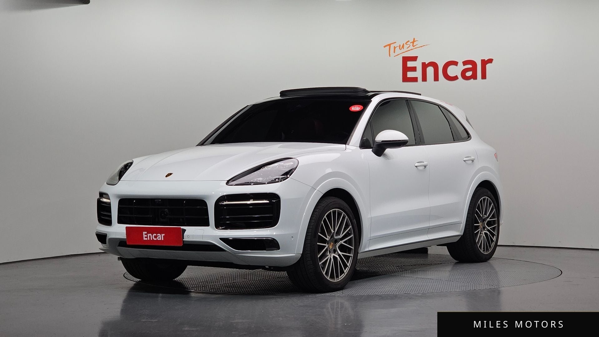 Porsche Cayenne 2023 — фото 1 из 12