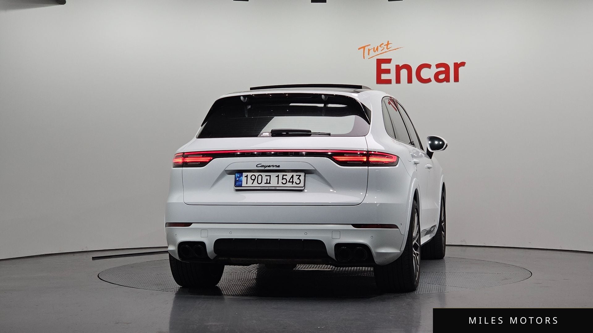 Porsche Cayenne 2023 — миниатюра 4
