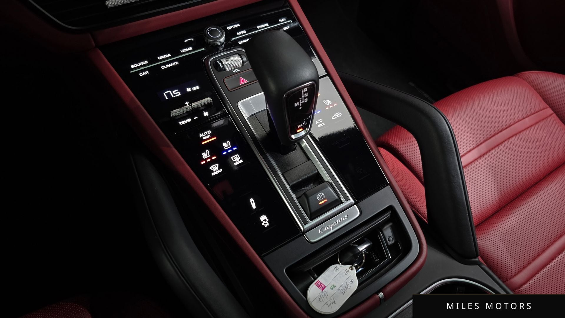 Porsche Cayenne 2023 — миниатюра 9