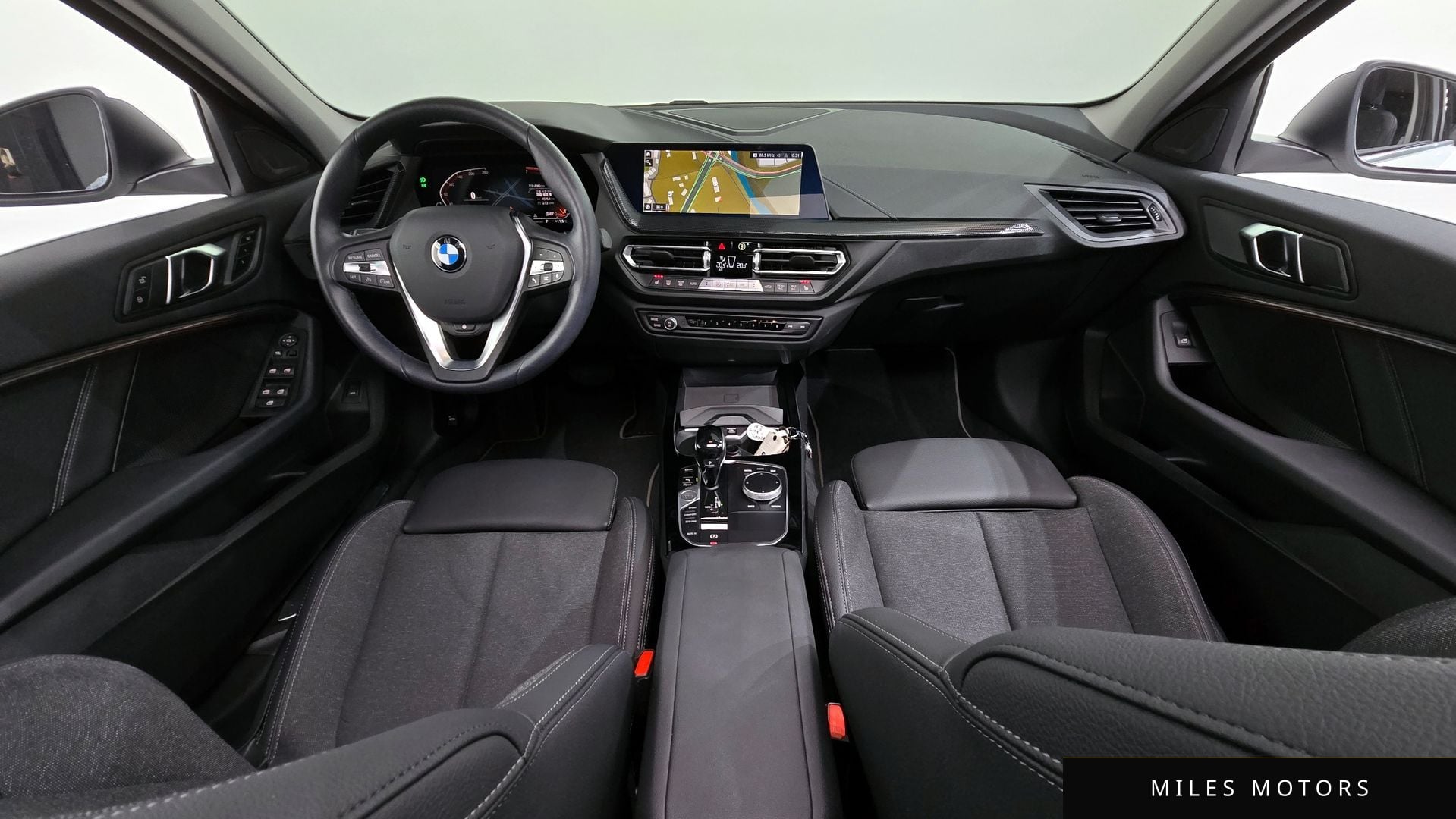 BMW 1 Series (F40) 2024 — миниатюра 7
