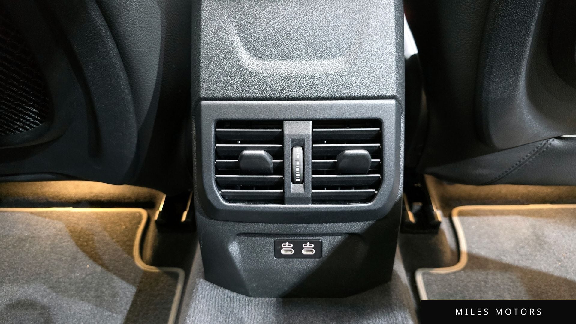 BMW 1 Series (F40) 2024 — миниатюра 19