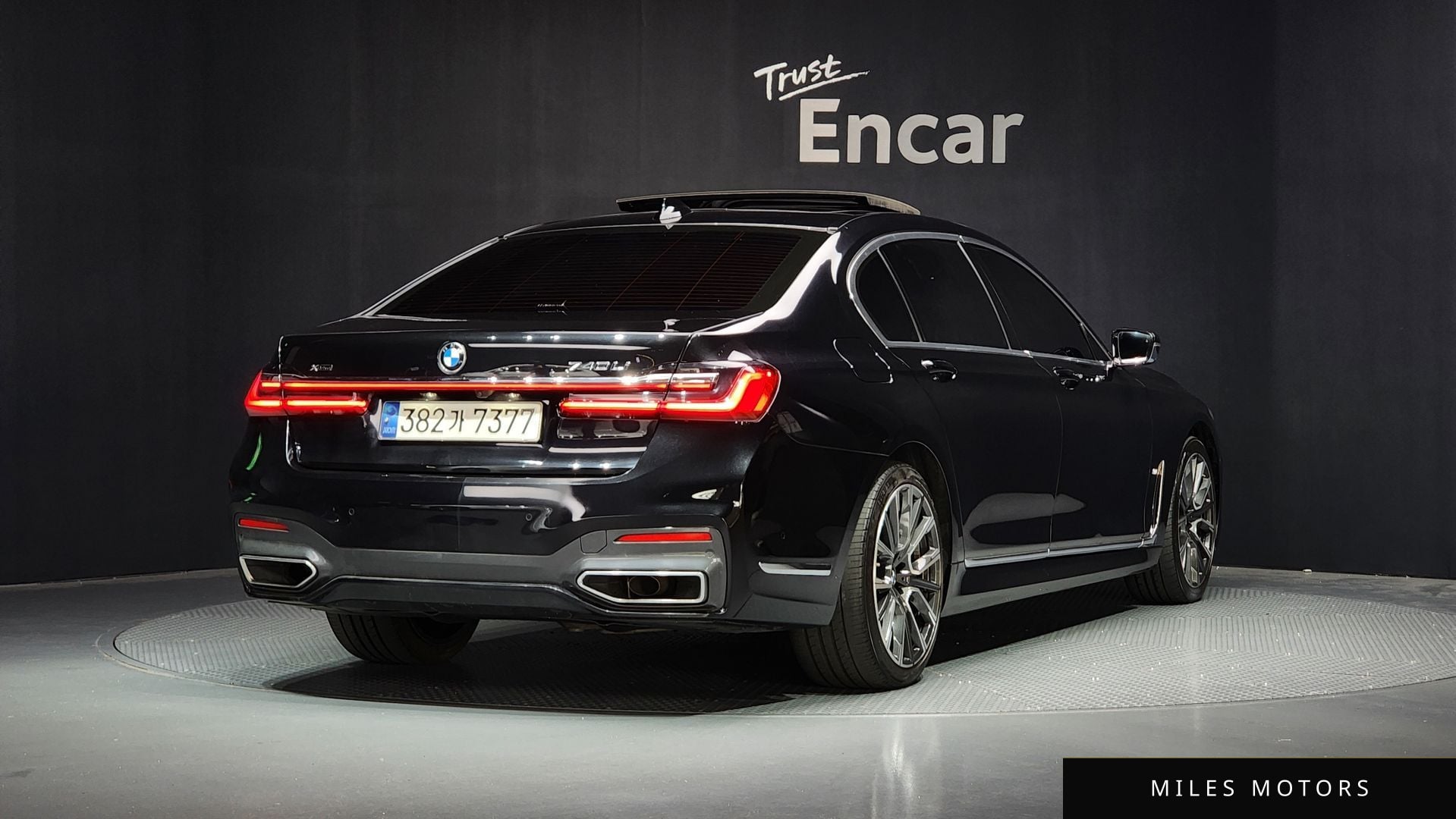 BMW 7 Series (G11) 2021 — миниатюра 2