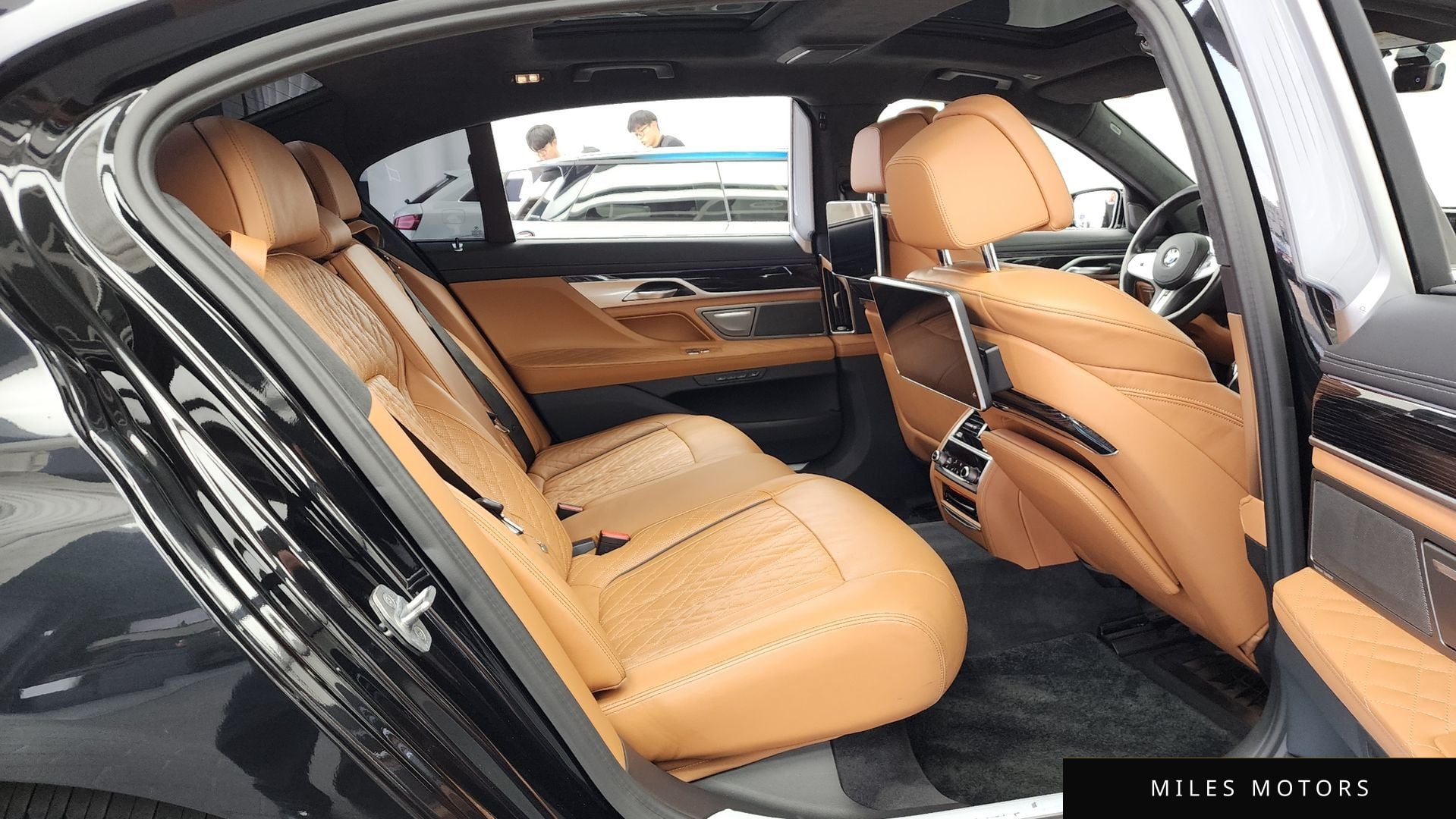 BMW 7 Series (G11) 2021 — миниатюра 12