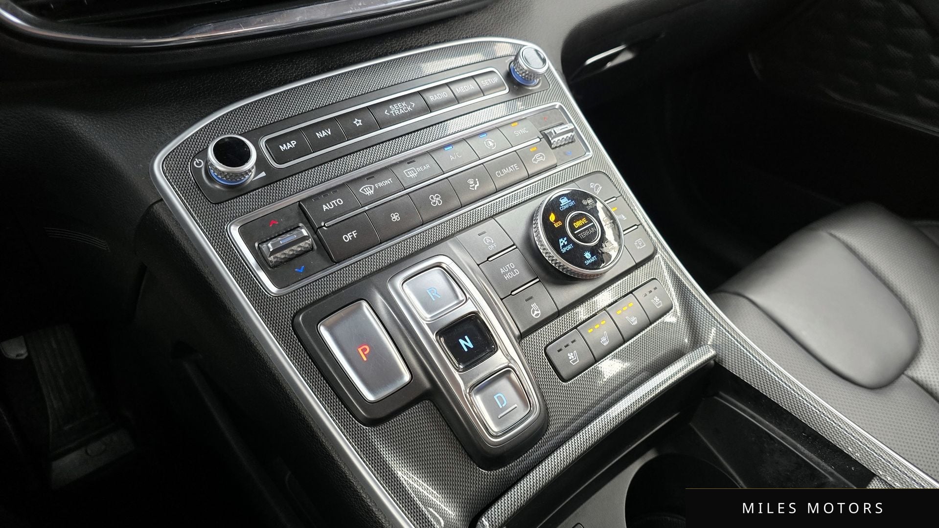 Hyundai Santafe 2023 — миниатюра 9