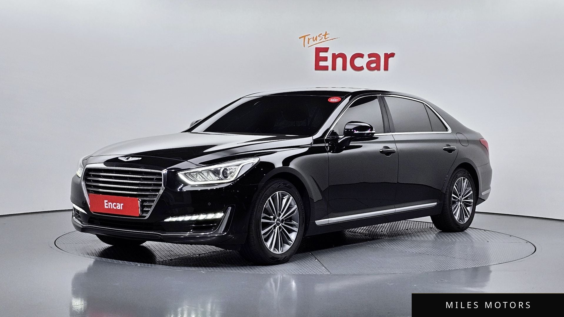 Genesis EQ900 2016 — фото 1 из 12
