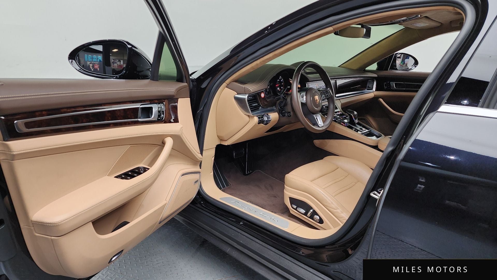 Porsche Panamera 2020 — миниатюра 10