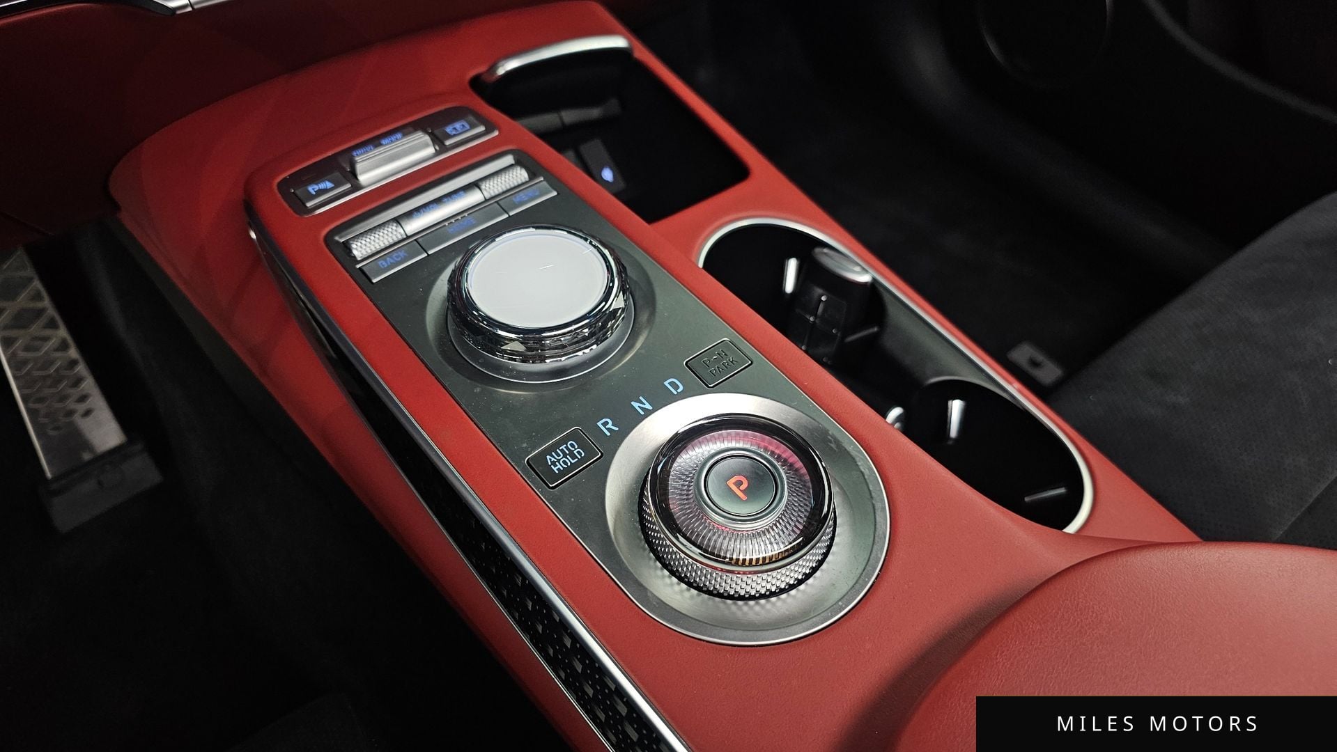 Genesis GV70 2024 — миниатюра 9
