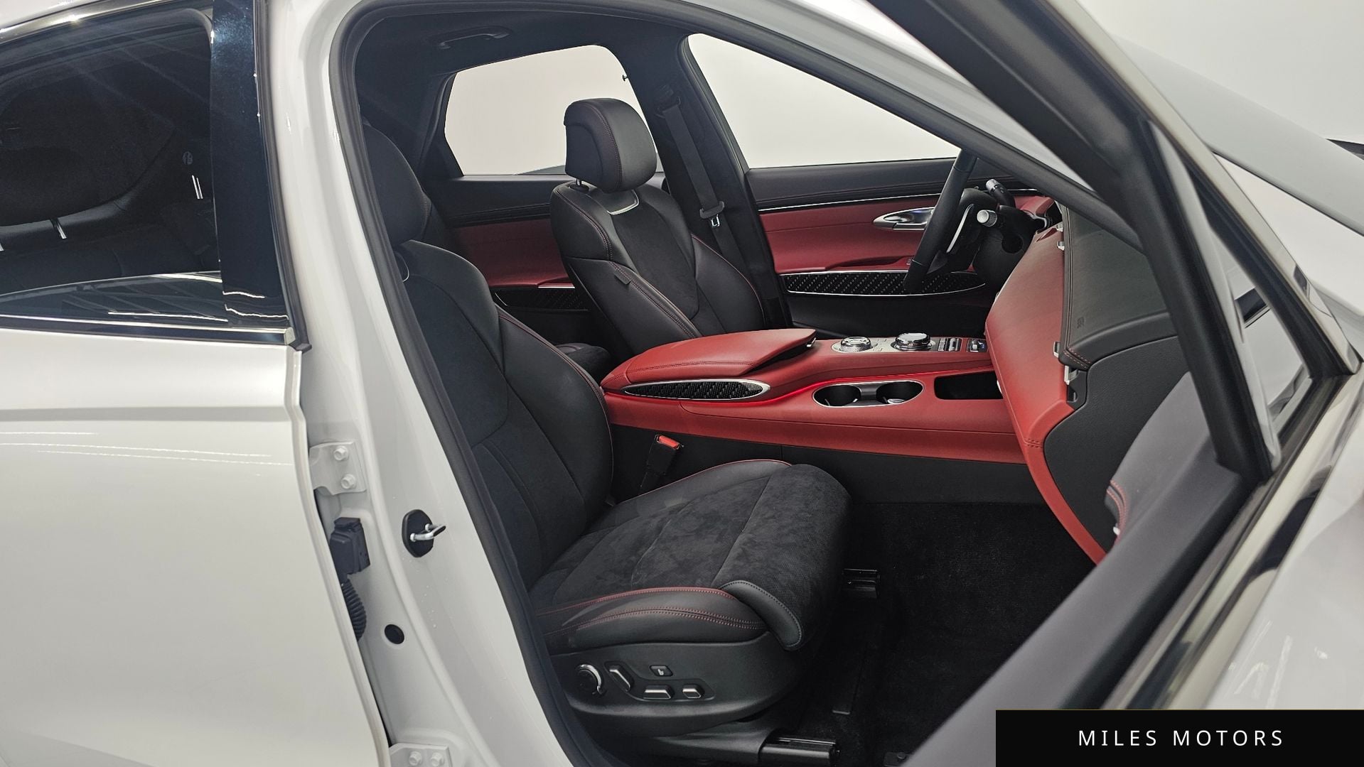 Genesis GV70 2024 — миниатюра 11