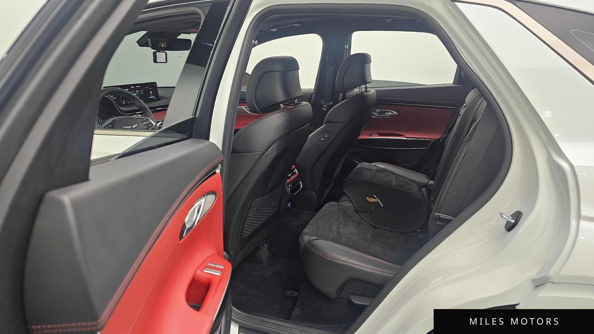Genesis GV70 2024 — миниатюра 12