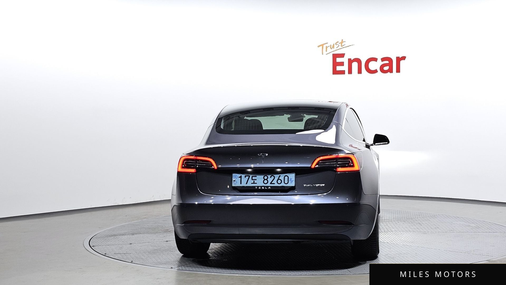 Tesla 모델 3 2020 — миниатюра 4