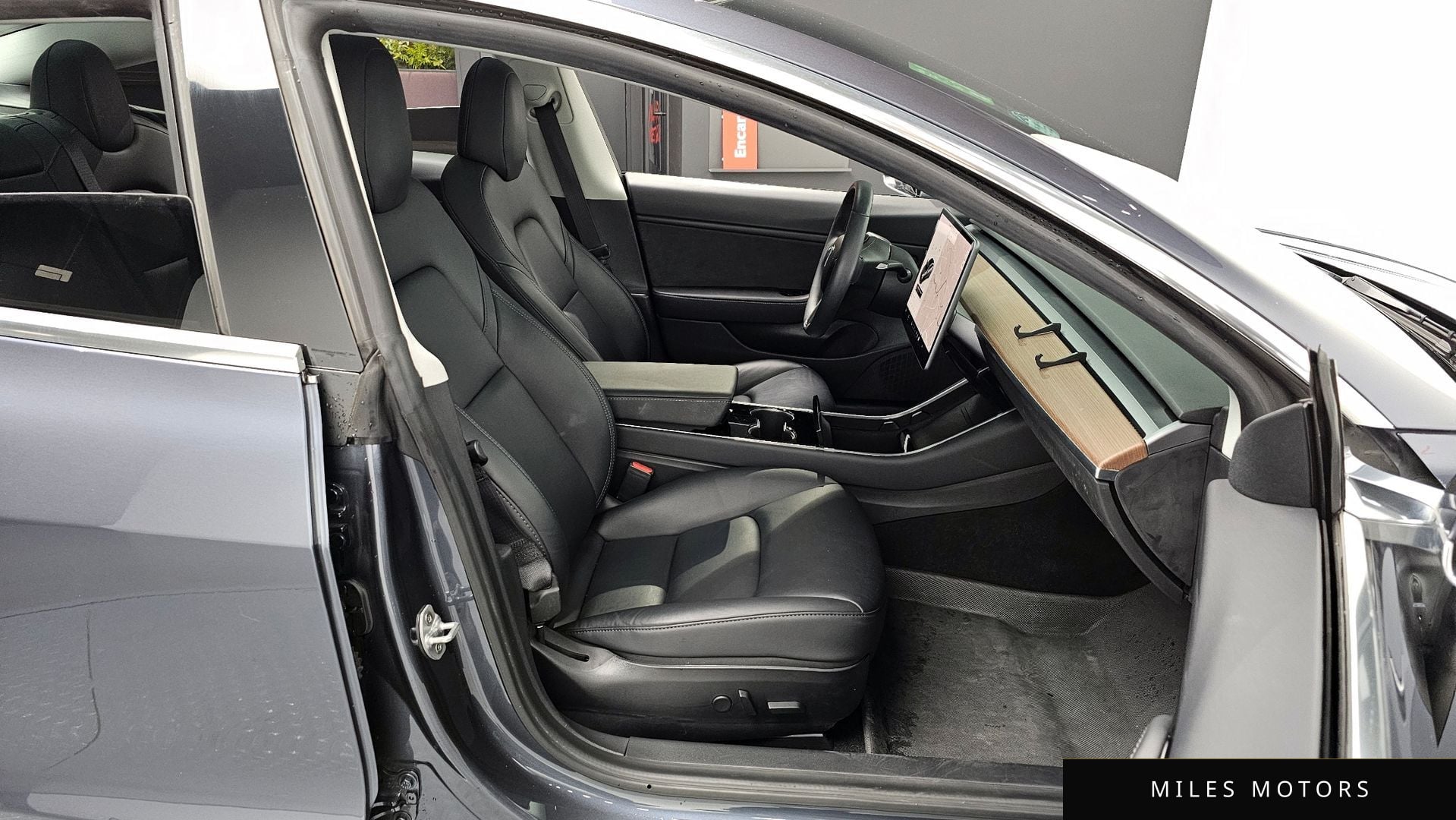 Tesla 모델 3 2020 — миниатюра 11