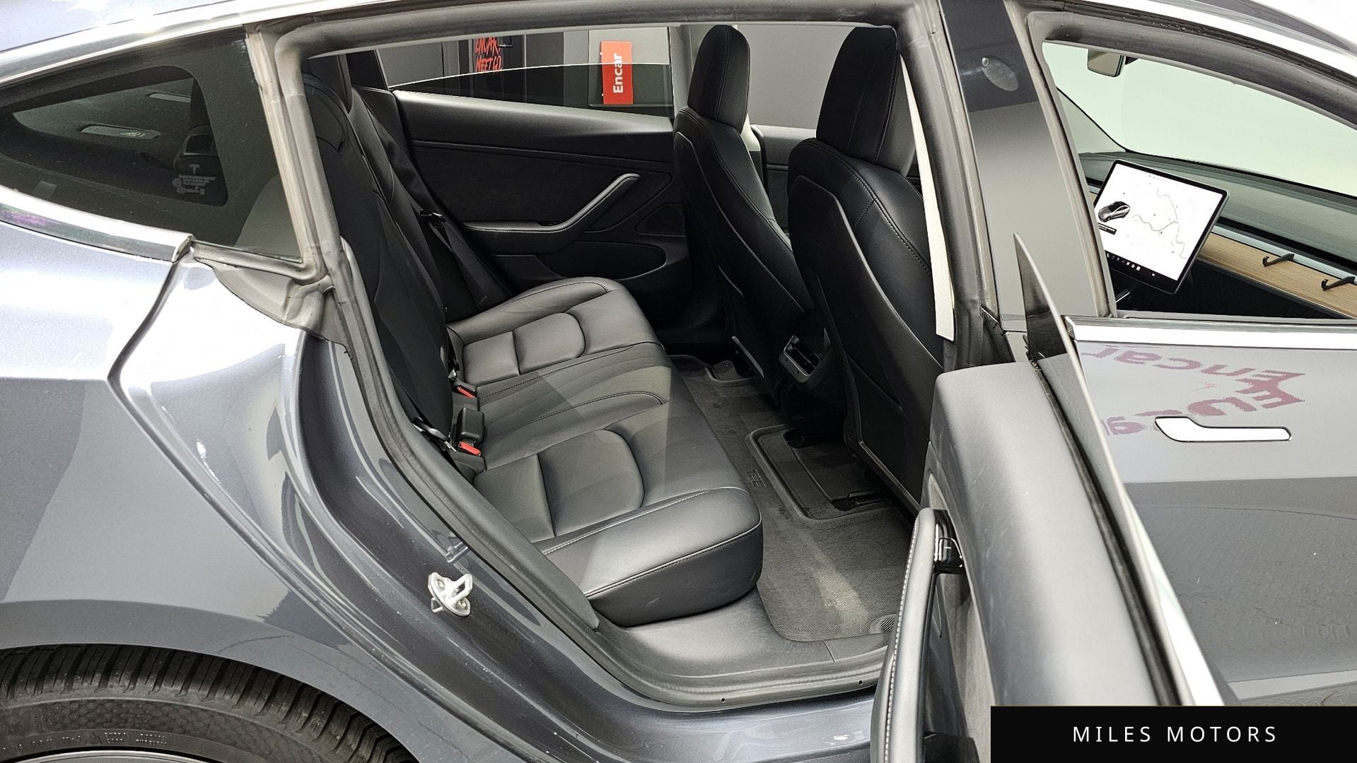 Tesla 모델 3 2020 — миниатюра 12