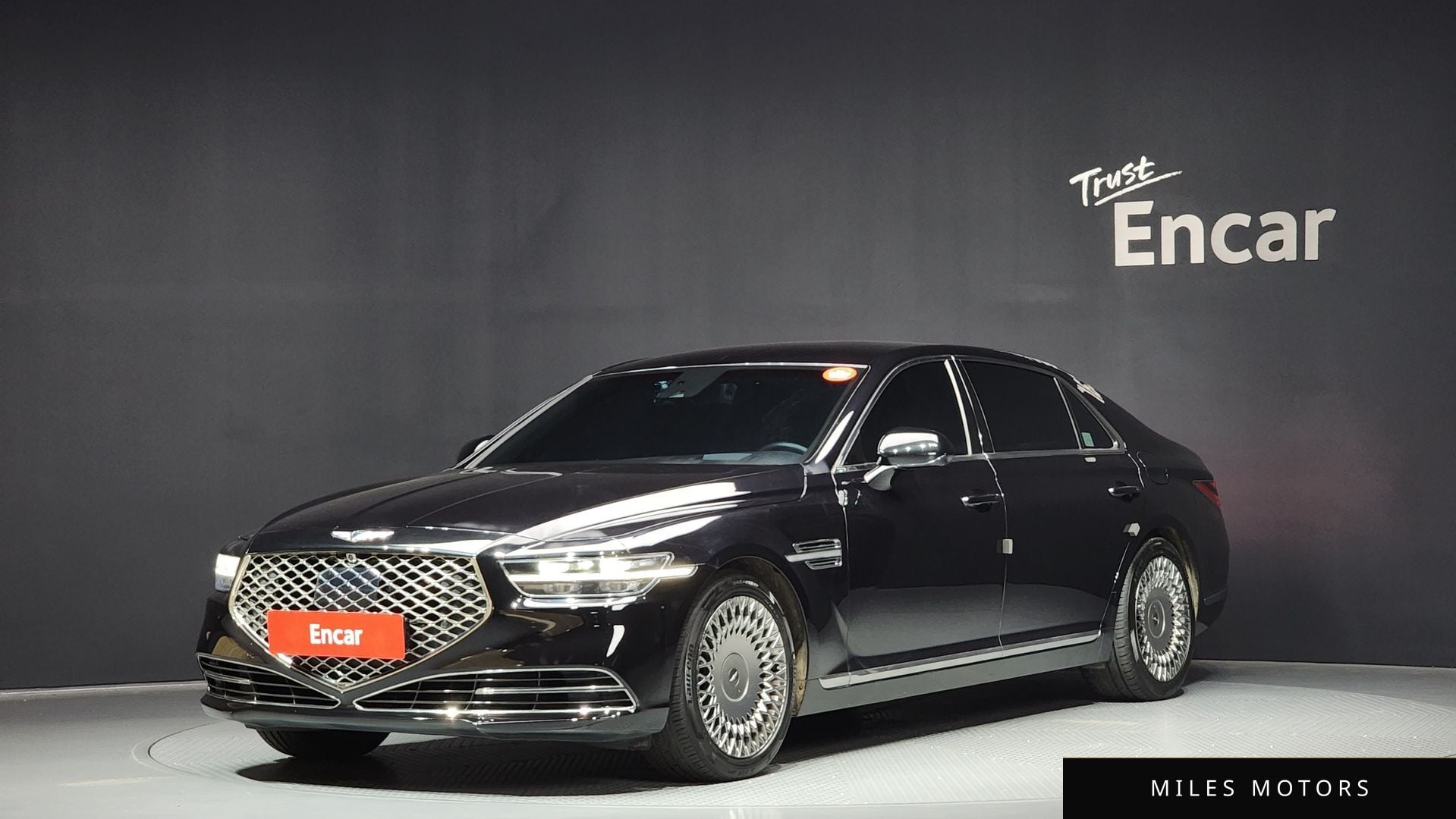 Genesis G90 2020 — фото 1 из 12