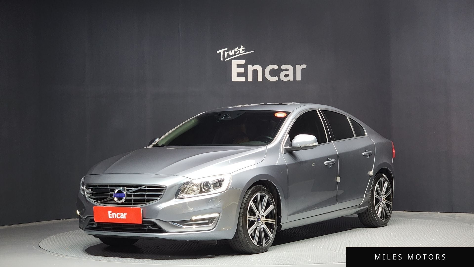 Volvo S60 2017 — фото 1 из 12
