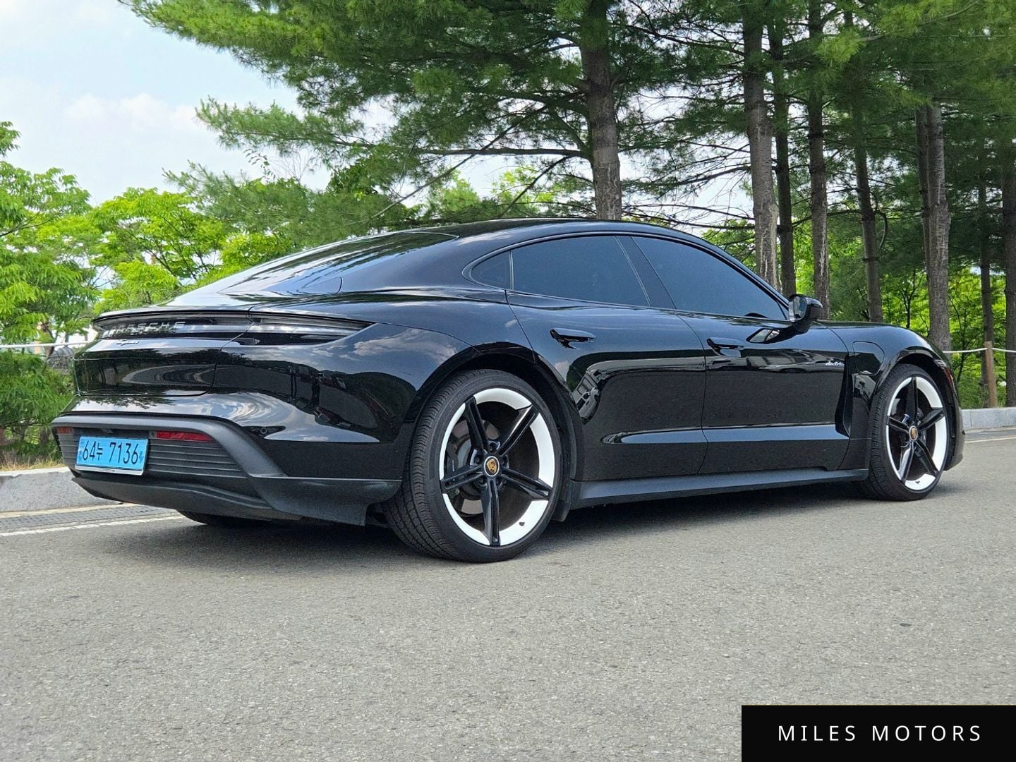Porsche 타이칸 2022 — миниатюра 3