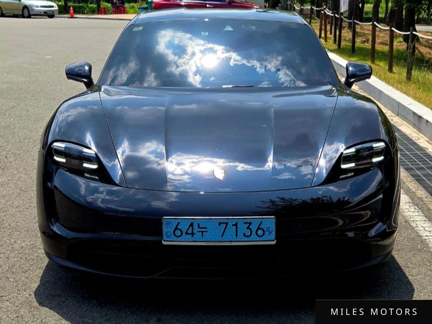 Porsche 타이칸 2022 — миниатюра 5